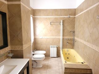 Foto 21 de San Isidro Labrador | Casa con lindísimo terreno a la laguna se vende con amarra incluída