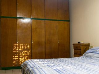 Foto 4 de Casa de dos dormitorios con patio y garage en Lobos