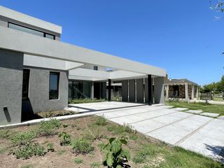Foto 5 de Casa en El Canton al Golf - A Estrenar