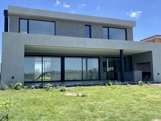 Foto 31 de Casa en El Canton al Golf - A Estrenar