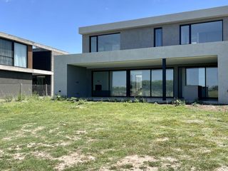 Foto 32 de Casa en El Canton al Golf - A Estrenar