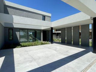 Foto 4 de Casa en El Canton al Golf - A Estrenar