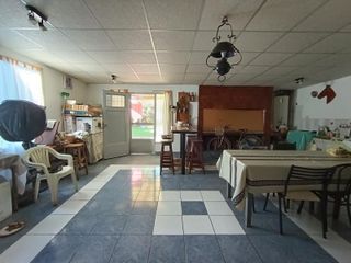 Foto 10 de Casa venta o permuta, Los Hornos, 2 dormitorios, 2 baños, garage, parque, quincho c/parrilla