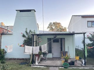 Foto 19 de Casa venta o permuta, Los Hornos, 2 dormitorios, 2 baños, garage, parque, quincho c/parrilla