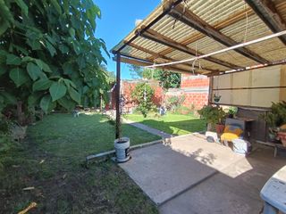 Foto 17 de Casa venta o permuta, Los Hornos, 2 dormitorios, 2 baños, garage, parque, quincho c/parrilla