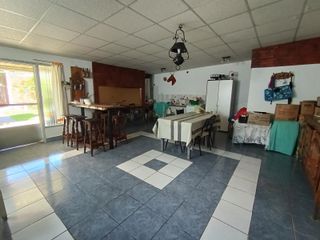 Foto 12 de Casa venta o permuta, Los Hornos, 2 dormitorios, 2 baños, garage, parque, quincho c/parrilla