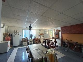Foto 13 de Casa venta o permuta, Los Hornos, 2 dormitorios, 2 baños, garage, parque, quincho c/parrilla