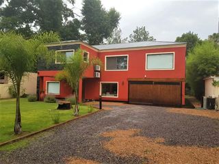 Foto 1 de Venta Gran Casa Con Pileta En Maschwitz