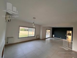 Foto 5 de Venta - Casa 4 Ambientes, Jardin, Pileta - Santa Catalina, Villanueva, Tigre