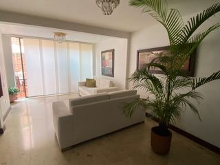 Foto 4 de Hermosa Casa En San Joaquin Frente Al Parque, De Dos Pisos, Super Segura, Amplia