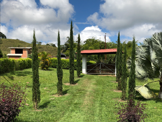 Foto 3 de Venta De Finca Puente Tierra Via Al Lago Calima Valle Del Cauca