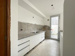 Foto 2 de Casa tipo dúplex en Venta, La Plata de 3 ambientes