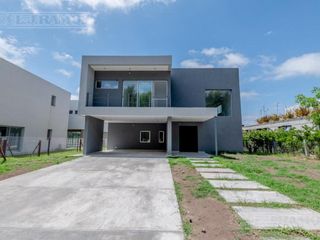 Foto 3 de Casa sobre lote al Río, con 5 dormitorios  en venta  en   San Juan - Villanueva
