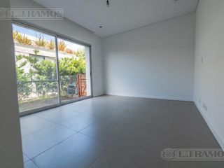 Foto 23 de Casa sobre lote al Río, con 5 dormitorios  en venta  en   San Juan - Villanueva