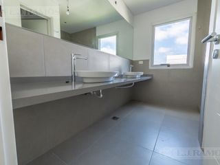 Foto 20 de Casa sobre lote al Río, con 5 dormitorios  en venta  en   San Juan - Villanueva