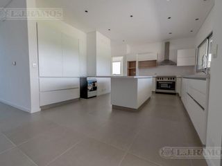 Foto 9 de Casa sobre lote al Río, con 5 dormitorios  en venta  en   San Juan - Villanueva