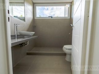 Foto 22 de Casa sobre lote al Río, con 5 dormitorios  en venta  en   San Juan - Villanueva