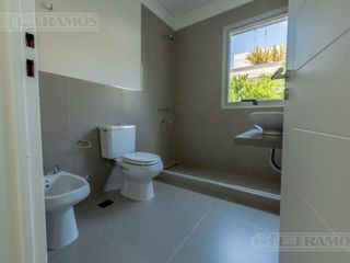 Foto 24 de Casa sobre lote al Río, con 5 dormitorios  en venta  en   San Juan - Villanueva