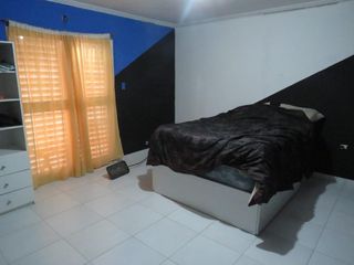 Foto 5 de Casa en venta - 1dormitorio 1 baño - 250mts2 - Manuel B. Gonnet, La Plata