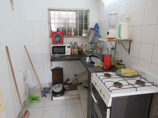 Foto 2 de Casa en venta - 1dormitorio 1 baño - 250mts2 - Manuel B. Gonnet, La Plata
