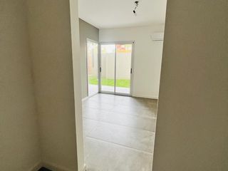 Foto 8 de Departamento en  venta en edificio de CATEGORIA  -  Monte Grande