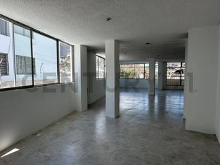Foto 10 de Renta de Amplias Oficinas en Av. Atahualpa, Quito Norte