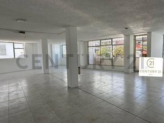 Foto 11 de Renta de Amplias Oficinas en Av. Atahualpa, Quito Norte