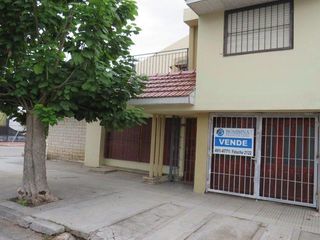 Foto 1 de CASA 3 AMB CON EXCELENTE TERRAZA Y GARAGE