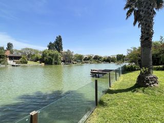 Foto 30 de Moderna  Casa al Lago en Venta en Santa Barbara