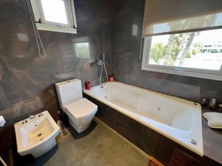 Foto 43 de Moderna  Casa al Lago en Venta en Santa Barbara