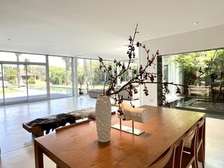 Foto 11 de Moderna  Casa al Lago en Venta en Santa Barbara