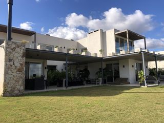 Foto 2 de NORDELTA - EL GOLF - Importante casa en venta