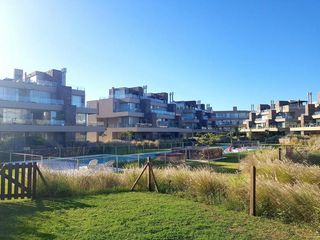 Foto 2 de Las Piedras | Venta | Muy interesante PB en esquina de 3 dormitorios con jardín y parrilla