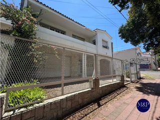 Foto 3 de VENTA- CASA ESQUINA 4 DORMITORIOS- COFICO