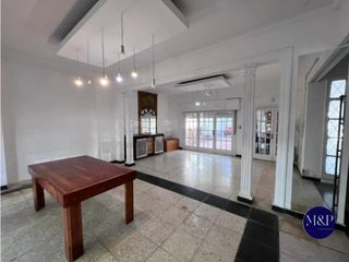 Foto 5 de VENTA- CASA ESQUINA 4 DORMITORIOS- COFICO