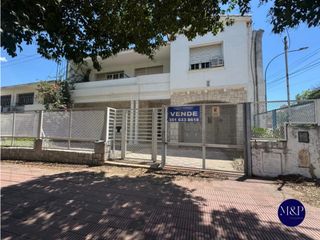 Foto 1 de VENTA- CASA ESQUINA 4 DORMITORIOS- COFICO