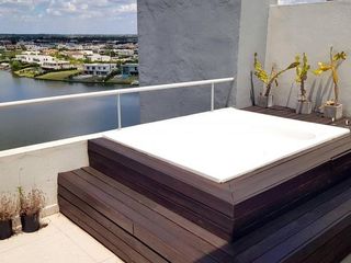 Foto 33 de QBay Golf | Venta| Impresionante 4 dorm. y dependencia con vista al lago central