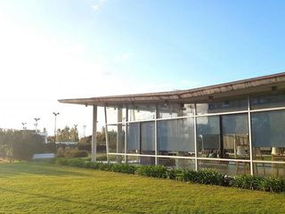 Foto 43 de QBay Golf | Venta| Impresionante 4 dorm. y dependencia con vista al lago central