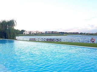 Foto 37 de QBay Golf | Venta| Impresionante 4 dorm. y dependencia con vista al lago central