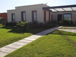 Foto 1 de Casa En Venta Barrio Cerrado San Matias Escobar