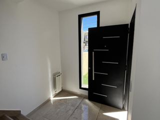 Foto 2 de Duplex de dos dormitorios en barrio perticone
