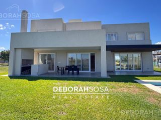 Foto 2 de Casa en Venta 7 ambientes al Agua - Puertos Barrio Muelles