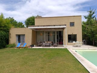 Foto 4 de Casa en  Venta Barrio El Lucero