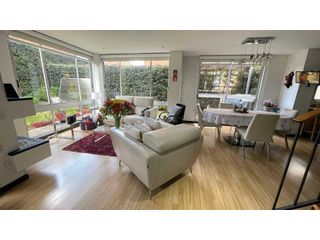 Foto 4 de Amplia casa para venta en Cajicá con zona verde privada.