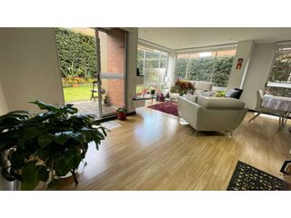 Foto 5 de Amplia casa para venta en Cajicá con zona verde privada.