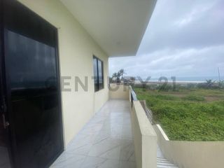 Foto 5 de SE VENDE CASA VISTA AL MAR EN 