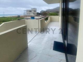 Foto 2 de SE VENDE CASA VISTA AL MAR EN 