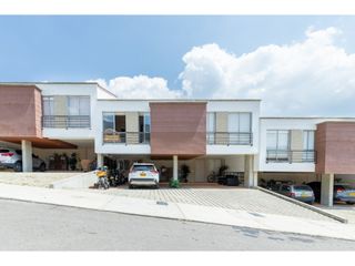 Foto 1 de Venta de casa en Niquia