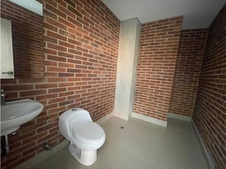 Foto 11 de OFICINA EN ARRIENDO SECTOR CASTROPOL - POBLADO