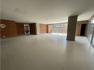 Foto 2 de OFICINA EN ARRIENDO SECTOR CASTROPOL - POBLADO